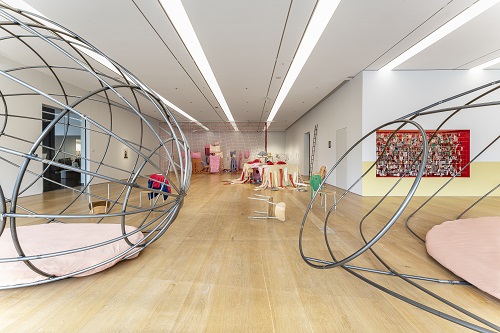 ARTER’DE “BİR BALIKMIŞIM BACAKLARI OLAN SERGİSİ”